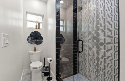 SoHo Serenity - Amazing Home with Private Pool & Hot Tub, SoHo District - Foto 46