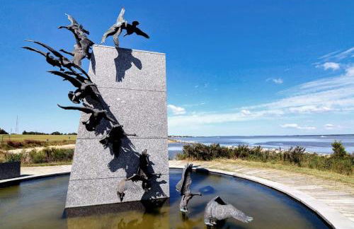 New Intown Waterfront Townhome wPool & Location - Foto 35