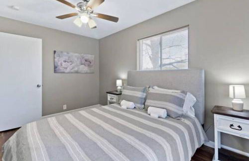 Travis' Place - Convenient and Affordable Location - Foto 19