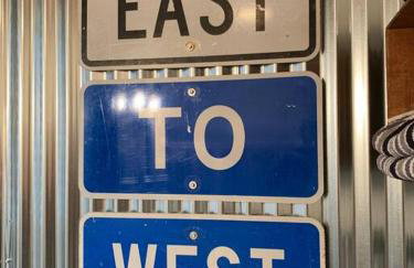 Refined Studio New Construction 1 Mile From Town - Foto 12