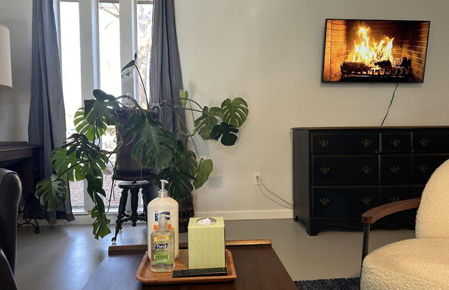 Bright Trendy Studio 9min to Asia District - Photo 16