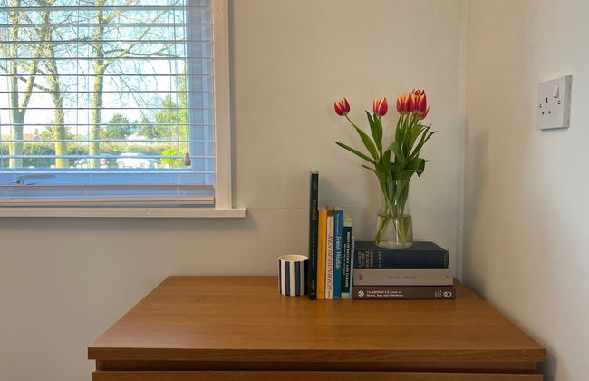 Beach Chalet - 2 Bedrooms - 4 Guests - Parking - Foto 24