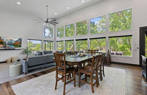 LUX Treehouse on Private Lake next to Lake Conroe with Game room, Paddleboards, Lake Views, and more! - Foto 15