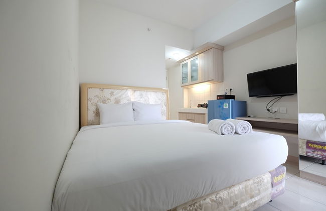 Minimalist Studio Room at The Springlake Apartment Sumarecon Bekasi - Photo 3