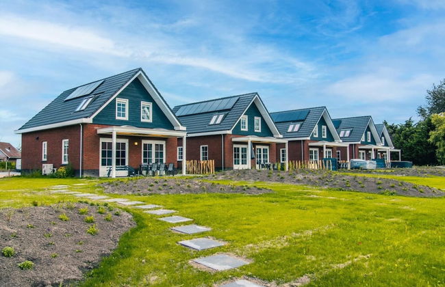 Sustainable Water Villa With Dishwasher, by a Lake - Photo 1