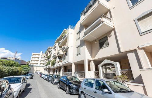 GuestHost - Comfy Apartment close to the Station with Courtyard - Foto 12