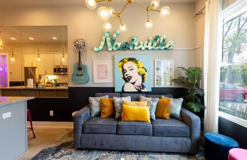 City Heights Townhome with Free Parking & 3 Baths - Foto 24