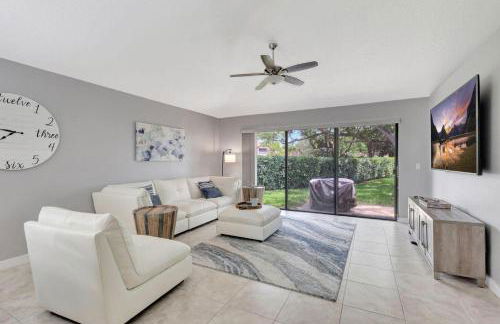 Private Cottage in West Palm Beach Florida - Photo 2