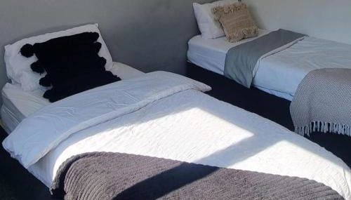 Doncaster-House-Sleeps8-Parking-Garden - Foto 3