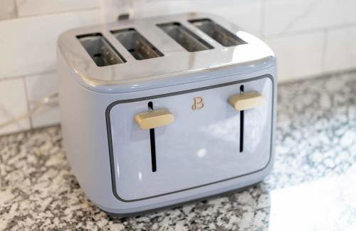 Spacious Family Haven - Walk to Downtown & JBU - Foto 39