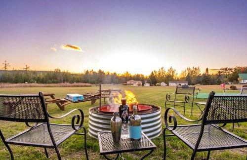 Stunning Cabin Getaway Perfect for Large Groups Situated in Boyne Falls, Michigan - Photo 33