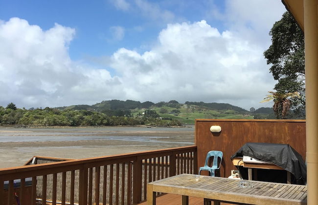 Raglan Palm Beach Motel - Photo 45