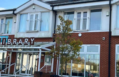 TJ Homes - One double bed room with garden view - Next to tube station - Foto 15