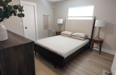 Spacious Upadated 2 King Beds Pets Welcome With Large Private and Fenced Yard Minutes to Beaches - Foto 27