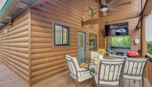 Steps to Lake Lanier Wooded Escape with Boat Dock - Foto 2