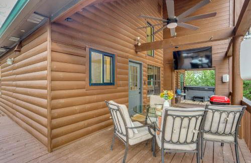 Steps to Lake Lanier Wooded Escape with Boat Dock - Foto 2