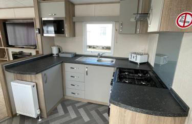 Tigers Wood - 2 bed hot tub lodge with free golf, NO BUGGY - Foto 17
