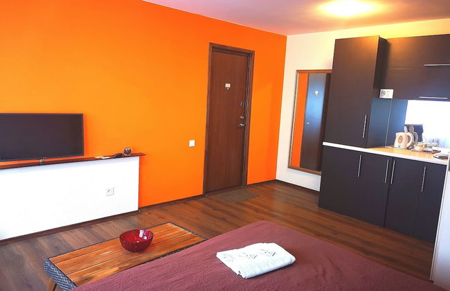 River Apartments - Photo 8