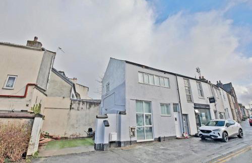 Freckleton House in Town Centre, near Blackpool, Sleeps 6, Free Parking - By NMB Property - Photo 39