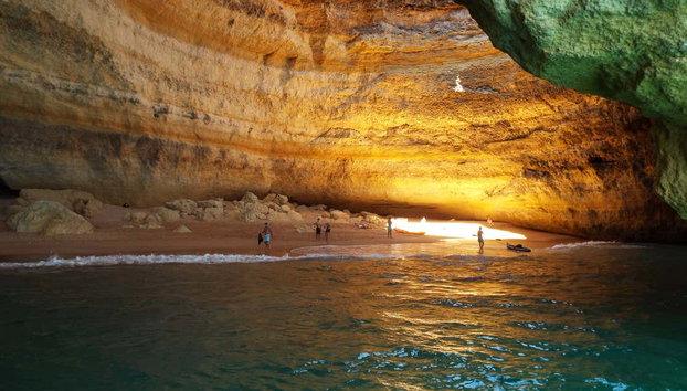 Balade en bateau dans les grottes de l'Algarve au coucher de soleil - Photo 4, Intérieur de la Grotte de Benagil