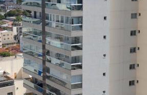 VISTA MAR DESLUMBRANTE, apto novo e moderno, a uma quadra da praia, prédio com piscina, quartos com ar condicionado, roupas de cama e banho, redes de proteção, TV 65, Wi Fi, Sky, cadeiras de praia, churrasqueira elétrica, portaria 24 horas e 2 garagens - Photo 14