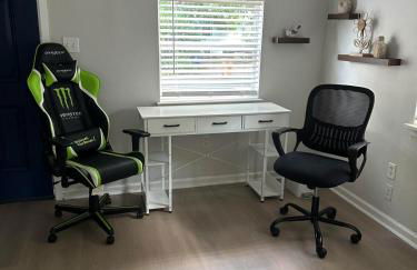 The Blue House- Backyard, grill, pets welcome - Foto 30