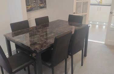 Modern 2 bed house sleeps 6 - Photo 22