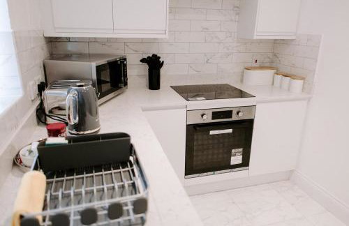 Apsley Way, 5 bed 4 bathroom house - Foto 23