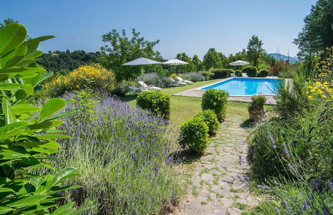 Spacious Holiday Home With Swimming Pool - Foto 29