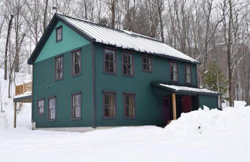 Spacious and Secluded Cabin Perfect for Winter in Huntington, Vermont - Foto 6