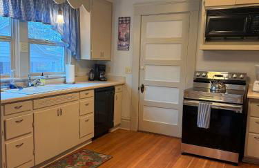 University House - Photo 12