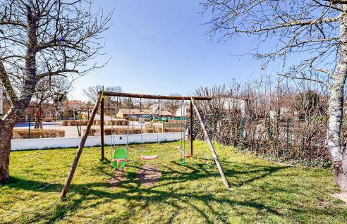 Lovely Home In Oradour-Fanais With Wifi - Foto 10