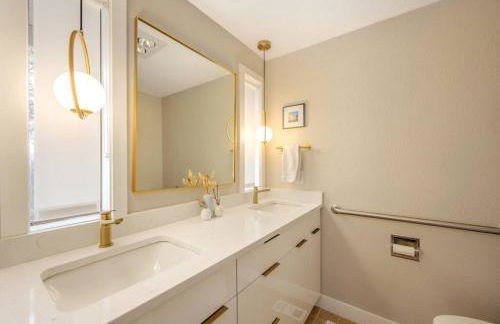 Oceanfront Family Retreat - Foto 14