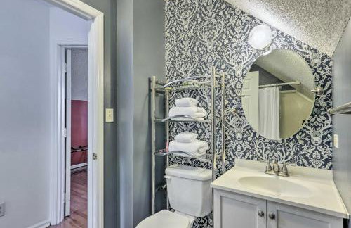 Blue Ridge Retreat with Mountain Views and Deck - Foto 18