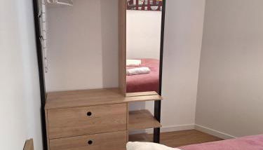 Notre Dame 2 - Entrée privative - Indépendant - 50m bords de Loire - Hypercentre - Foto 5, towels, storage, wardrobe