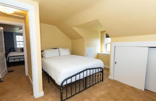 Charming School House with Large Pool - Foto 64