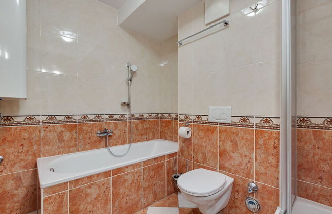 Chalet in Saalbach Near Ski Lift - Photo 14