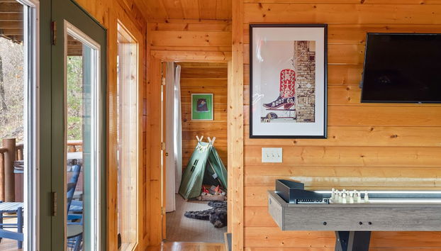 Bears Den Way Resort Cabin w Games Hot Tub View Mins From Dollywood - Foto 4, Habitación