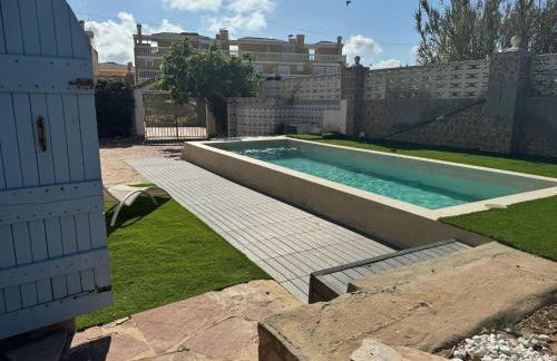 Oasis en la playa: piscina y relax - Foto 7