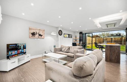 Grand 5 Bedrooms and 3 Bath Birmingham Home - Foto 1