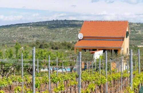 Sunny Holiday Home With Pool - Foto 8