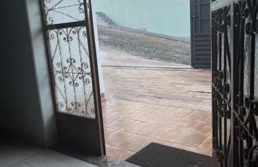 Casa Alceste - próxima ao Centro Histórico - 10 min a pé - E com garagem - Foto 1