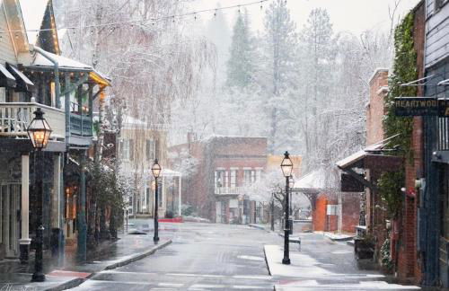 Spacious Cozy and Renovated Mountain Retreat - Foto 59