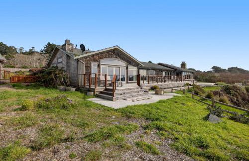 Luxe Remodeled Oceanfront Home on the Bluff - Foto 34