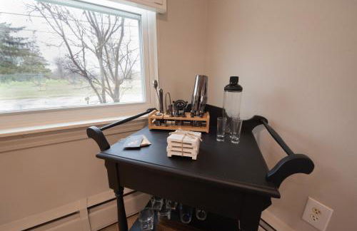 Cozy Condo in the Heart of Royal Oak - Photo 10