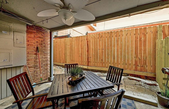 Centrally Located in Historic Tarrytown - Photo 12