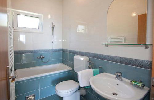 Apartments by the sea Igrane, Makarska - 17292 - Photo 31