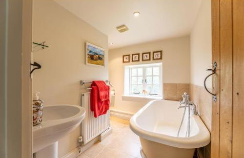 Wisteria Cottage , Pretty Cotswold Cottage close to Chipping Campden - Photo 23