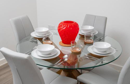 Spacious Milton Keynes Townhouse 2 Designated Parking Spaces Near Centre MK, MK Bowl, Universal Studios & Transport Links Ideal for Families & Contractors - Foto 35