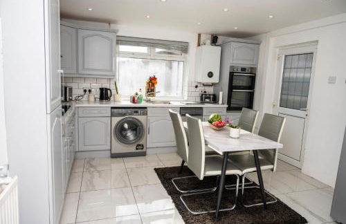 Castle House - Photo 3